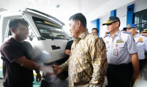 Gubernur Yulius Selvanus