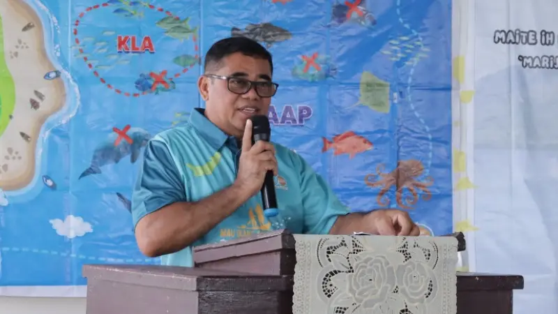 Plt Bupati Kepulauan SITARO Bapak Heronimus Makainas, menyampaikan sambutan dan membuka kegiatan Bakti Sosial dan Sosialisasi PAAP, Kamis (28/5/2026).(Foto: dok. RARE Indonesia)