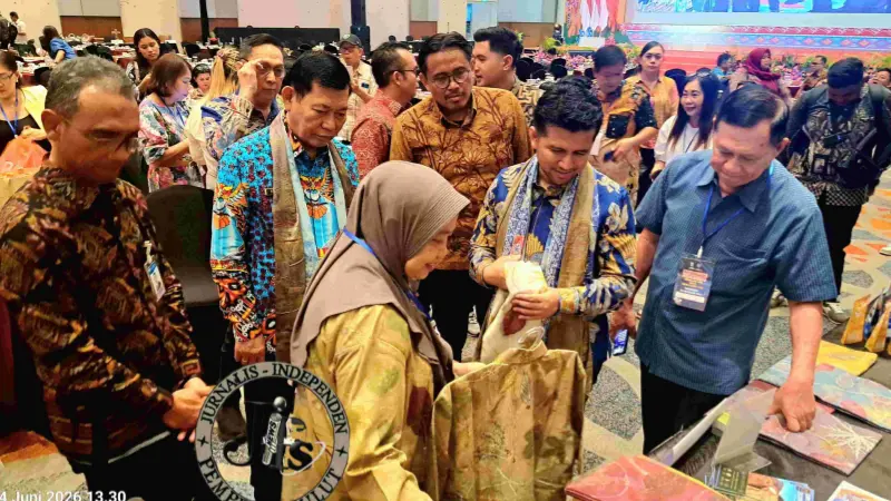 Wagub Jatim, Emil Dardak dalam kegiatan misi dagang di Manado, memuji potensi alam Sulawesi Utara.(Foto: dok. JIPS)