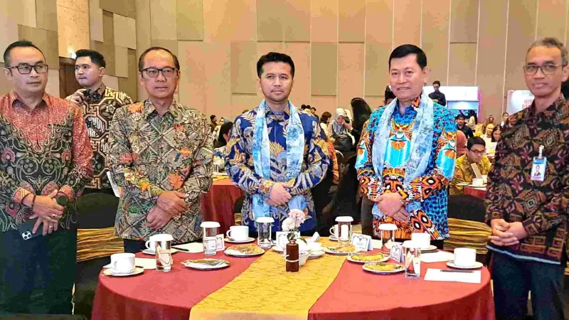 Kebersamaan Wagub Sulut Victor Mailangkay dan Wagub Jatim, Emil Dardak pada kegiatan Misi Dagang dan Investasi antara Pemerintah Provinsi Sulawesi Utara dan Pemerintah Provinsi Jawa Timur yang digelar di Manado, Kamis (4/6/2026).(Foto: dok. JIPS)