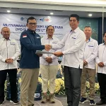 Ketua Umum AMDATARA, Karyanto Wibowo mengukuhkan Pengurus AMDATARA Sulut yang diketuai Bonifacius Dumanauw.