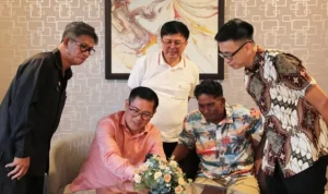 Bupati Minut Joune Ganda, menemui Macbul Budiman di Jakarta serta mendampingi untuk dipertemukan kembali bersama keluarganya di Minahasa Utara.
