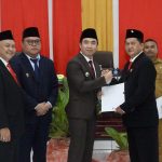 Bupati Kabupaten Kepulauan Sangihe Michael Thungari bersama Wakil Bupati Tendris Bulahari menghadiri Rapat Paripurna Pengucapan Sumpah dan Janji Pengganti Antar Waktu (PAW) Anggota DPRD Kabupaten Kepulauan Sangihe, Febrima Theodorus Angow, untuk sisa masa jabatan 2024–2029.