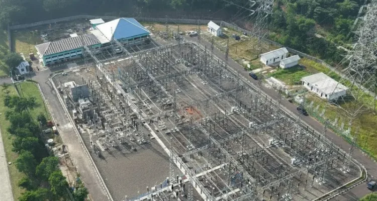 Tampak udara Gardu Induk 150 kilovolt (kV) Margakarya di Karawang International Industrial City (KIIC), Jawa Barat yang melayani suplai listrik ke industri data center di kawasan tersebut. Dengan listrik yang andal, PLN menciptakan multiplier effect untuk kemajuan industri nasional.(Foto: dok.PLN)