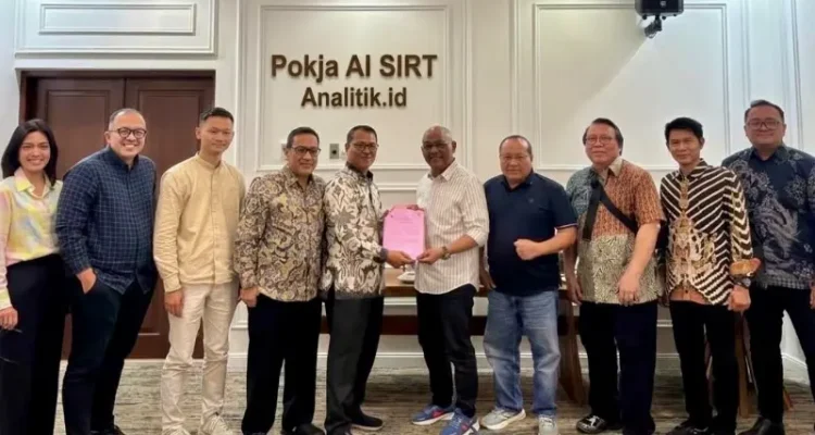 Ketua Pokja A Sapto Anggoro serahkan hasil ke Ketua PANDI Isnawan Aslam.